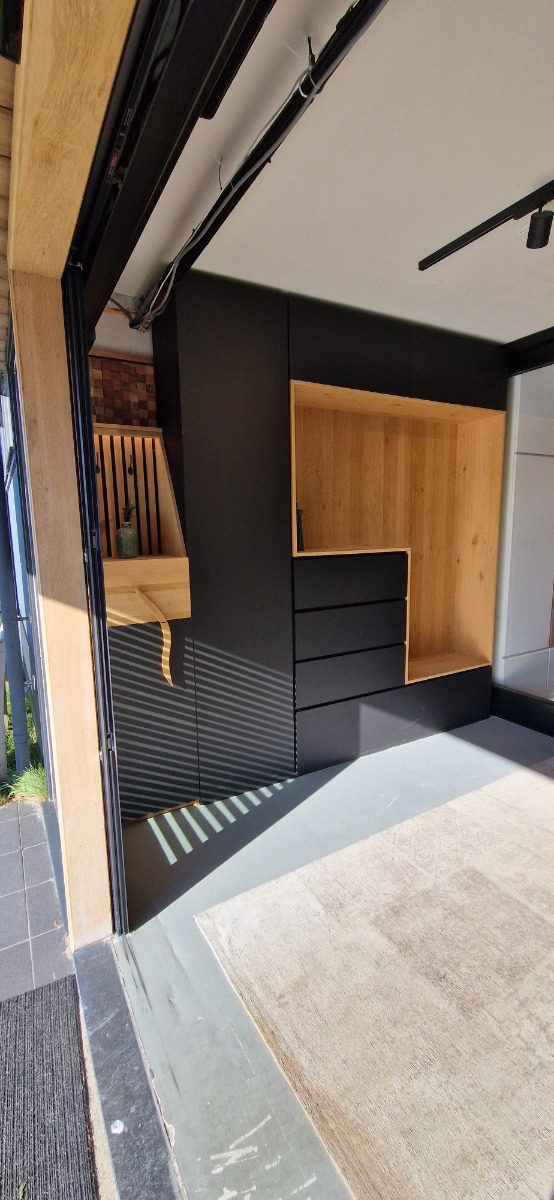 Pensile Nero | Wandkast Maatwerk Woonstudio de Geus - Pensile - view 3