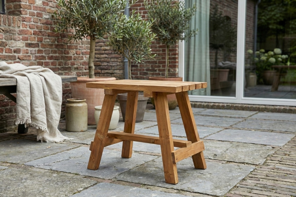 Teakhouten krukje Slates van hergebruikt teak, compact zitmeubel met formaat 50x30x45 cm - view 3
