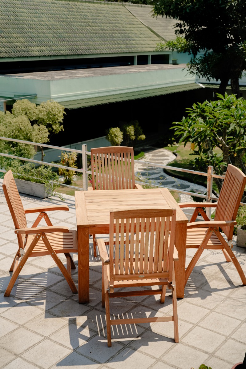Teakea Teakhouten Tuinset met 2 verstelbare Linda standenstoelen en vierkante tafel van 100x100 cm – buitenmeubelen van teak

 - alternate view