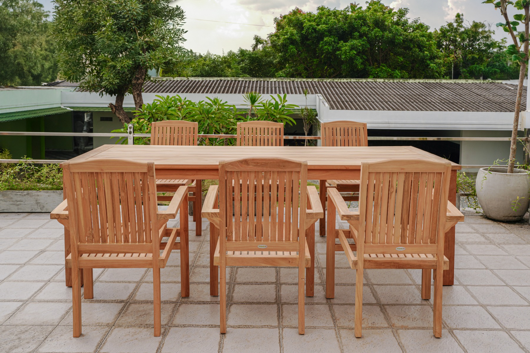 Teakea Teakhouten Tuinset met 6 Ibiza stapelbare teakstoelen en Nelson tuintafel 250x100 cm – luxe, duurzame tuinset van FSC teak voor buiten

 - view 4