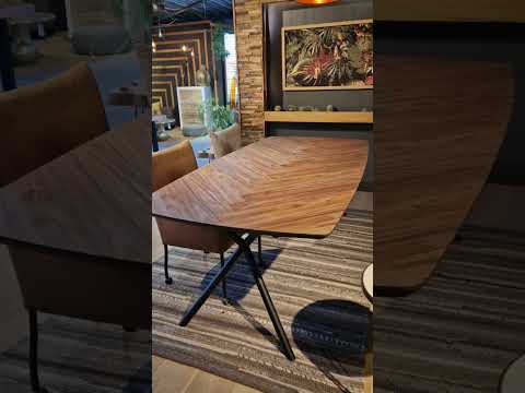 Notenhouten Eettafel Tusk met Spinpoot Onderstel - alternate view