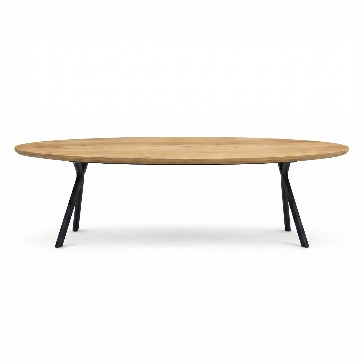 Ovale eikenhouten eettafel met zwart metalen spider-poot en beige velvet eetkamerstoelen in een modern interieur. - view 4