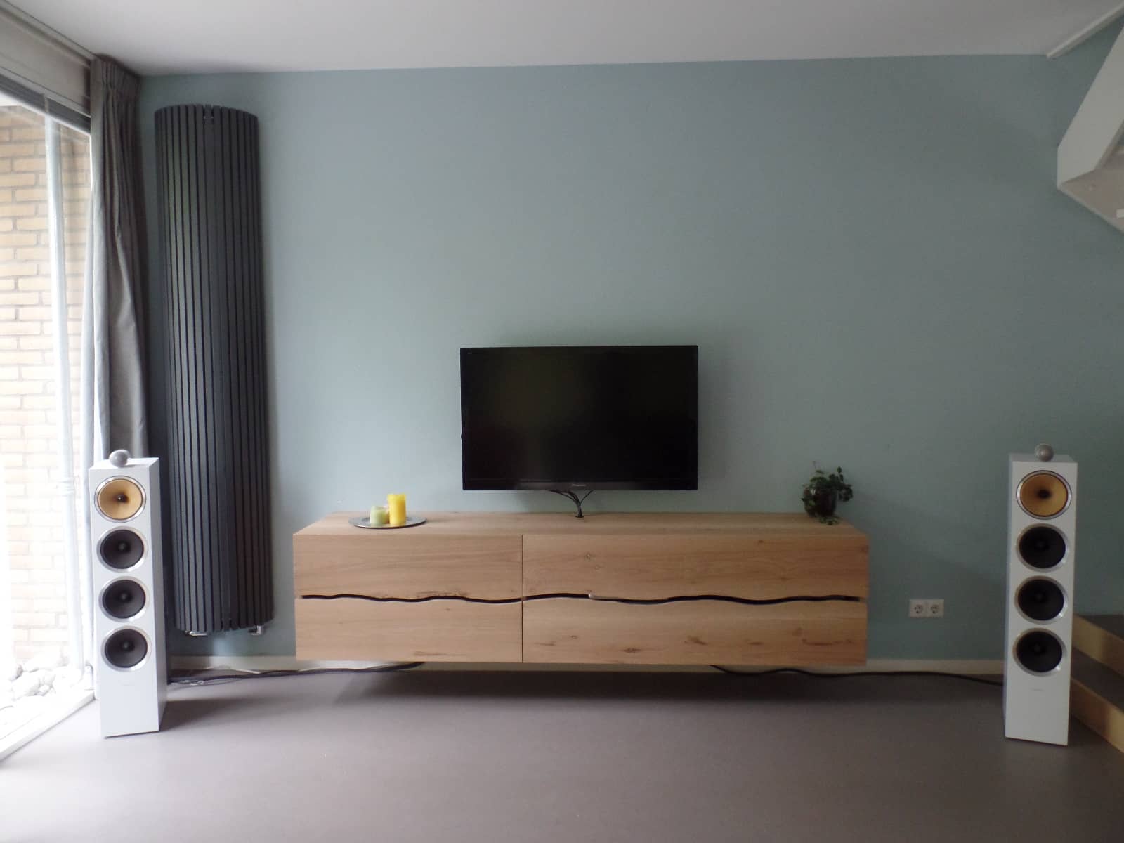 Zwevend TV-Meubel Massief Eiken | Boomstamlook - view 4
