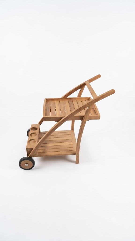 teak-serveerwagen-met-flessenrek-in-tuin - alternate view