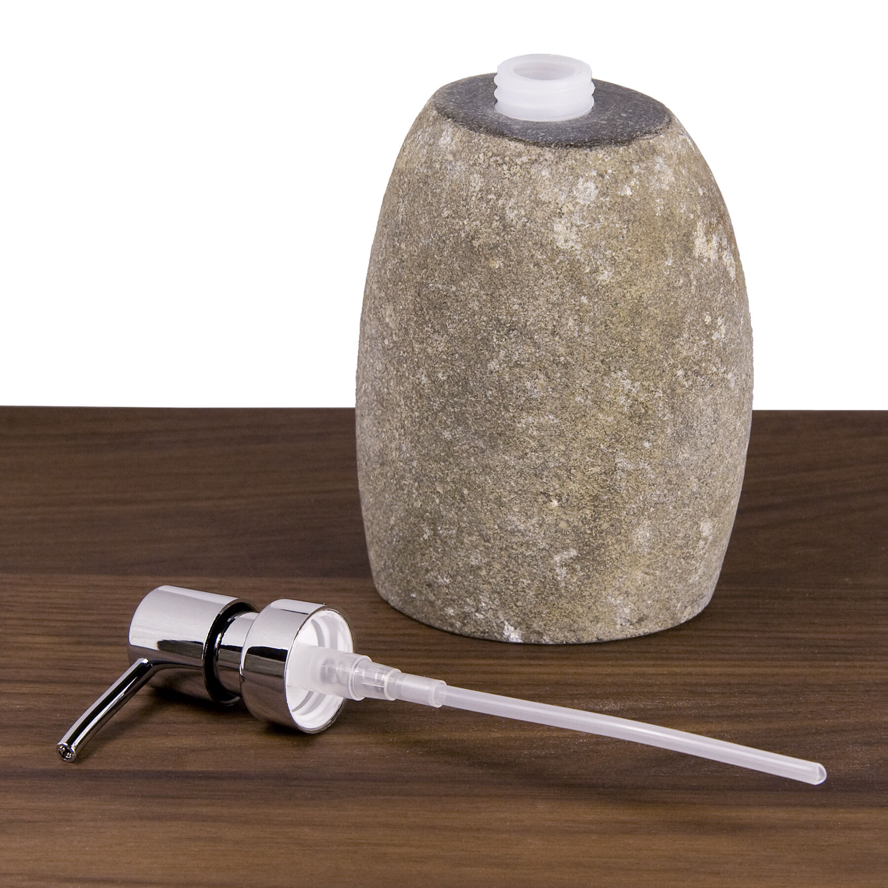 Natuurstenen zeepdispenser met rvs pomp op eikenhouten badkamermeubel in een minimalistische, moderne badkamer setting. - view 4