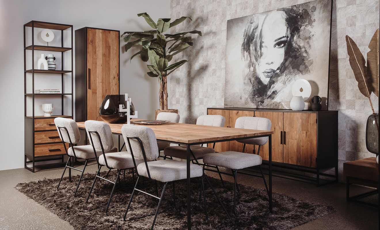 Who we work for two - Teakea Interieurproject met massief houten tafel en kasten